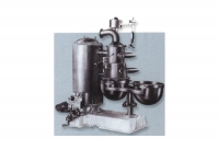 Vacuum continuous boiling sugar pot